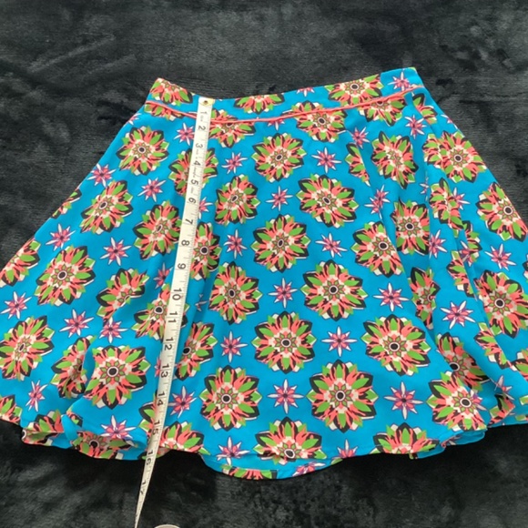Flying Tomato NWOT, flowy mini skirt, blue background with orange flowers - Picture 4 of 11